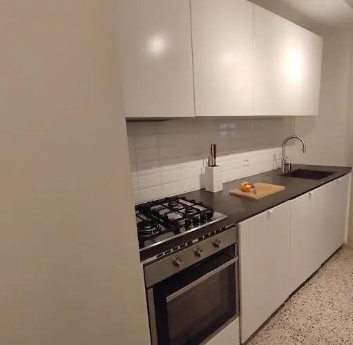 Sjarmerende, Sentrumsnaer Leilighet Appartement *